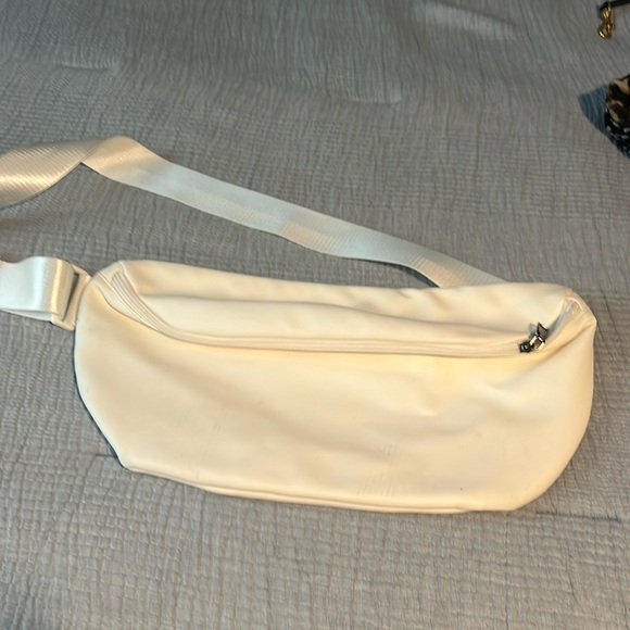 Calia sling bag - Picture 1 of 3